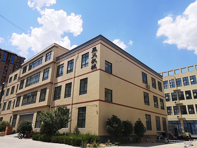 自動化瓶裝果汁果醬包裝生產線廠房實拍