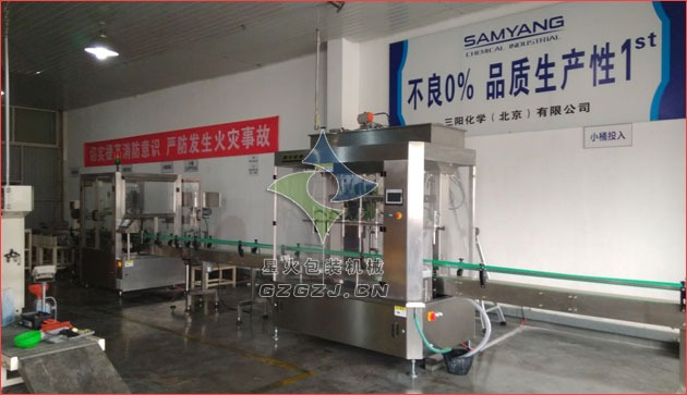 汽油添加劑灌裝生產(chǎn)線,防凍液自動(dòng)灌裝生產(chǎn)線