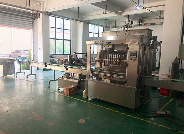 整套醬料灌裝生產線展示