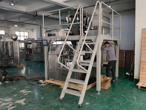 食品包裝機生產線實拍圖